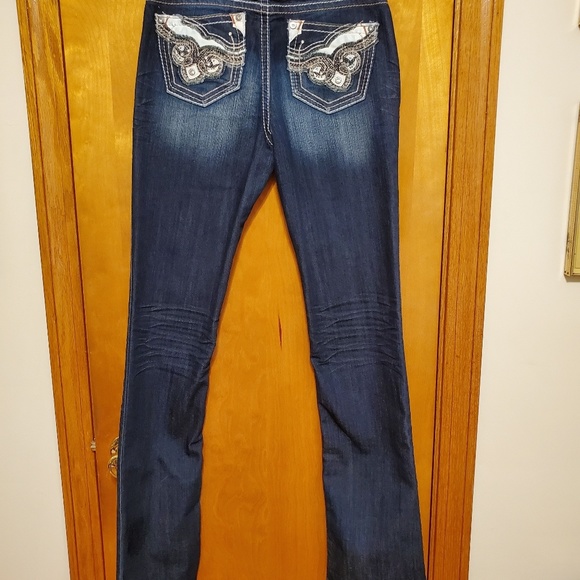 Jeans - Picture 1 of 3